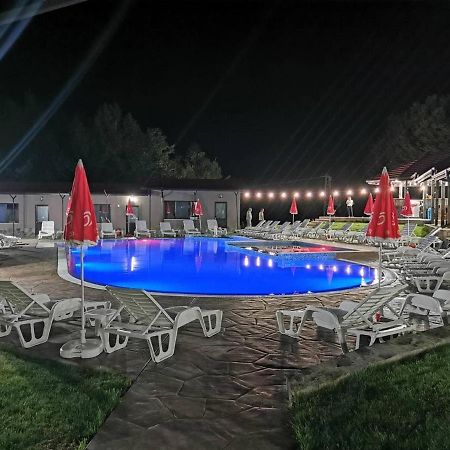 Хотелски Комплекс Саня Aprilți Exterior foto