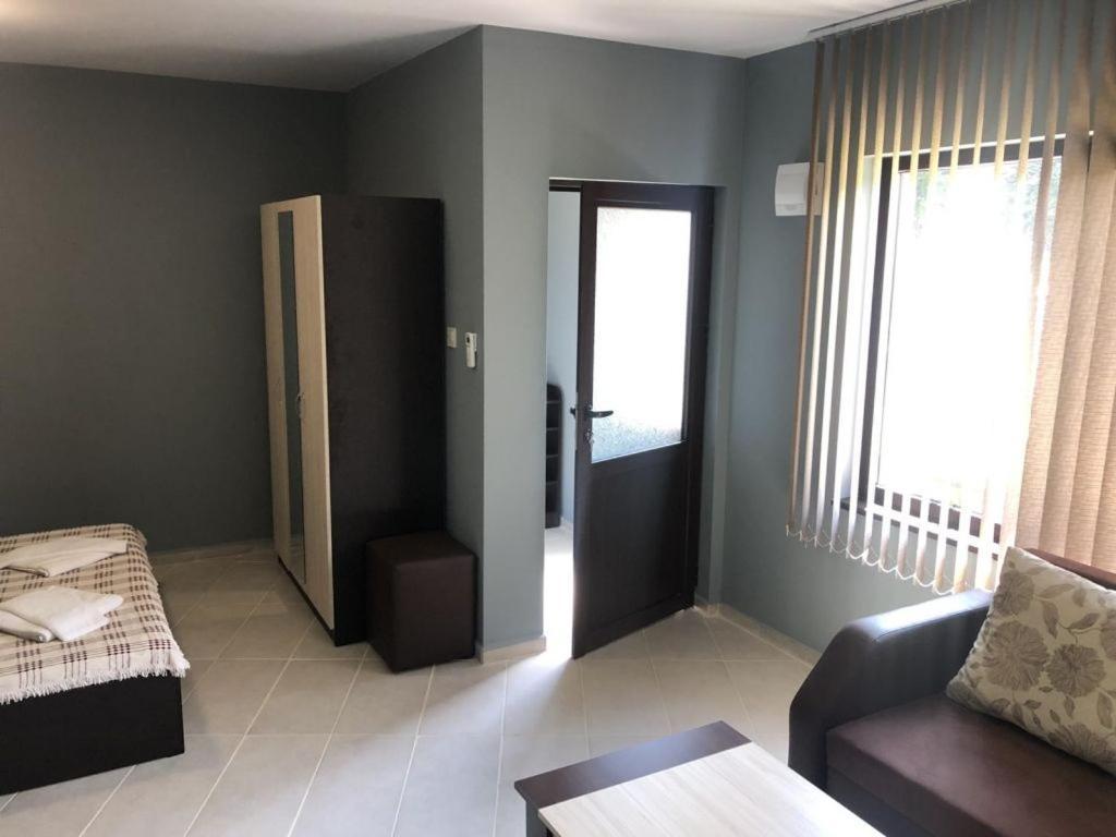 Хотелски Комплекс Саня Aprilți Exterior foto